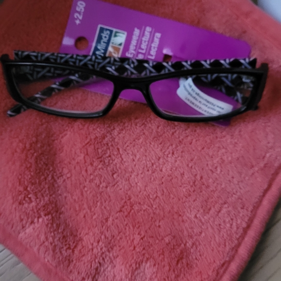 Reading classes +2.50 - Picture 7 of 9